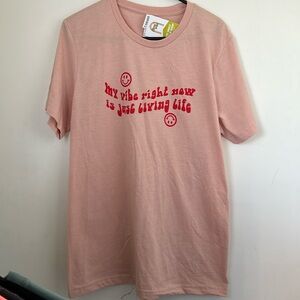 Mama sage vibey little shop “my vibe right now is just living life” shirt ( L )